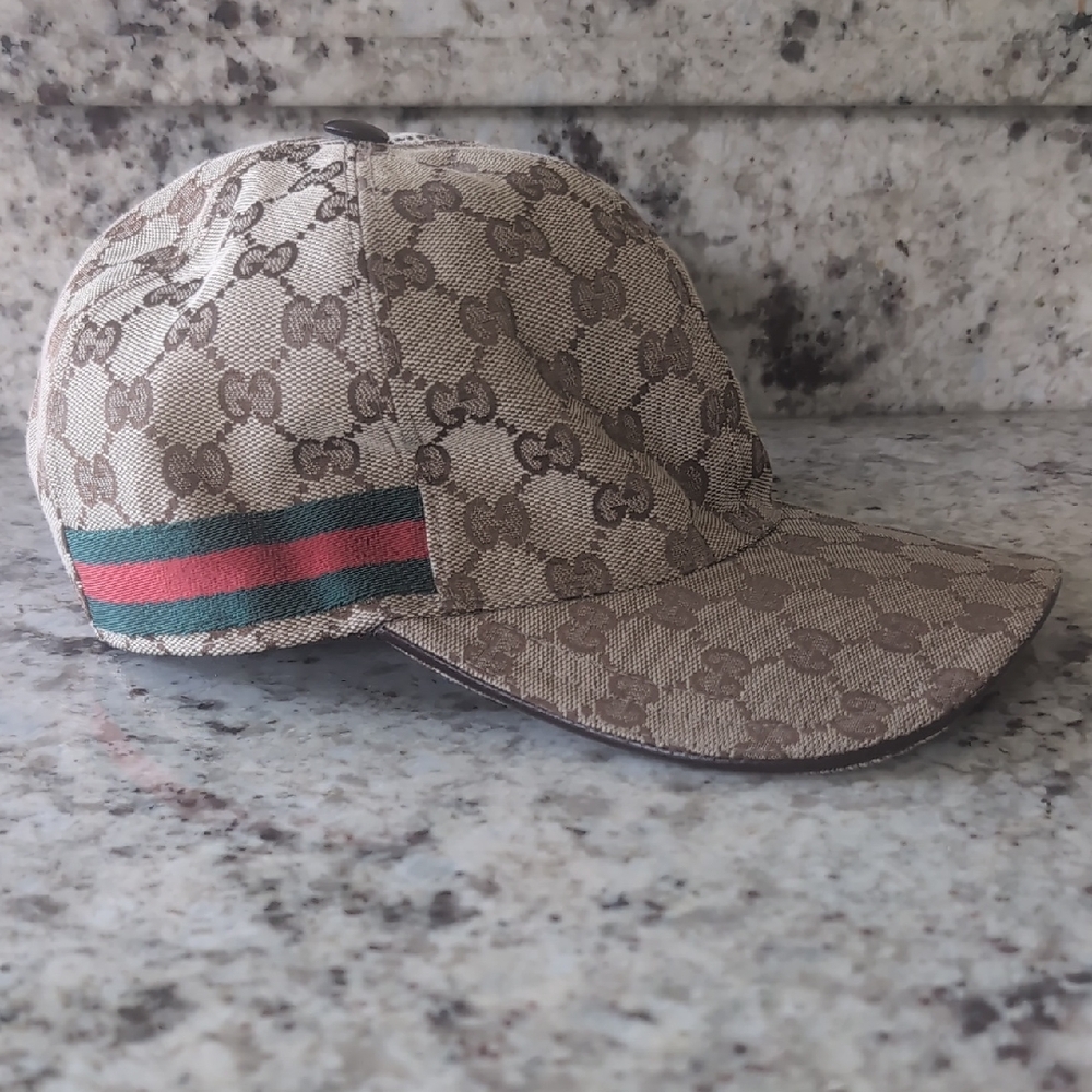 Gucci Beige Monogram Cap with Green and Red Accent